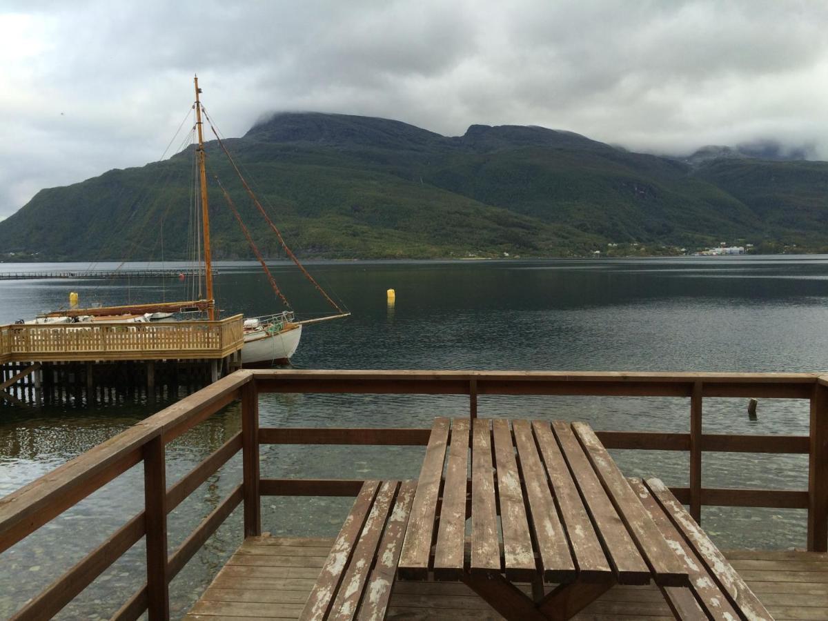 Готель Elvegard Fjordcamp Grov Екстер'єр фото