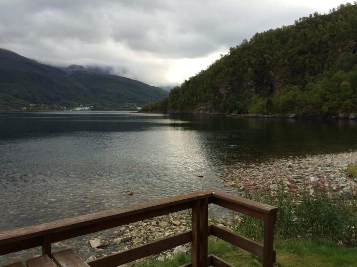 Готель Elvegard Fjordcamp Grov Екстер'єр фото