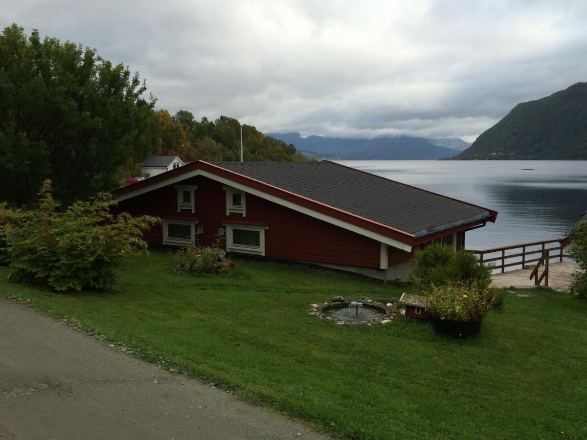 Готель Elvegard Fjordcamp Grov Екстер'єр фото